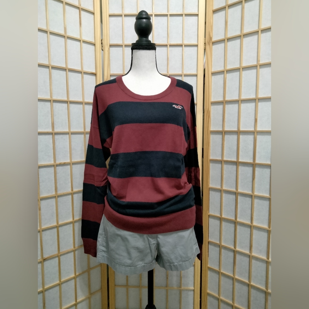 Hollister Women's XL Crewneck Sweater